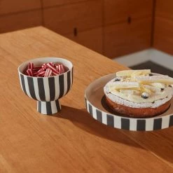 OYOY LIVING Toppu Tray - Large - White / Black