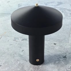 OYOY LIVING Hatto Table Lamp (EU) LOOK FORWARD TO