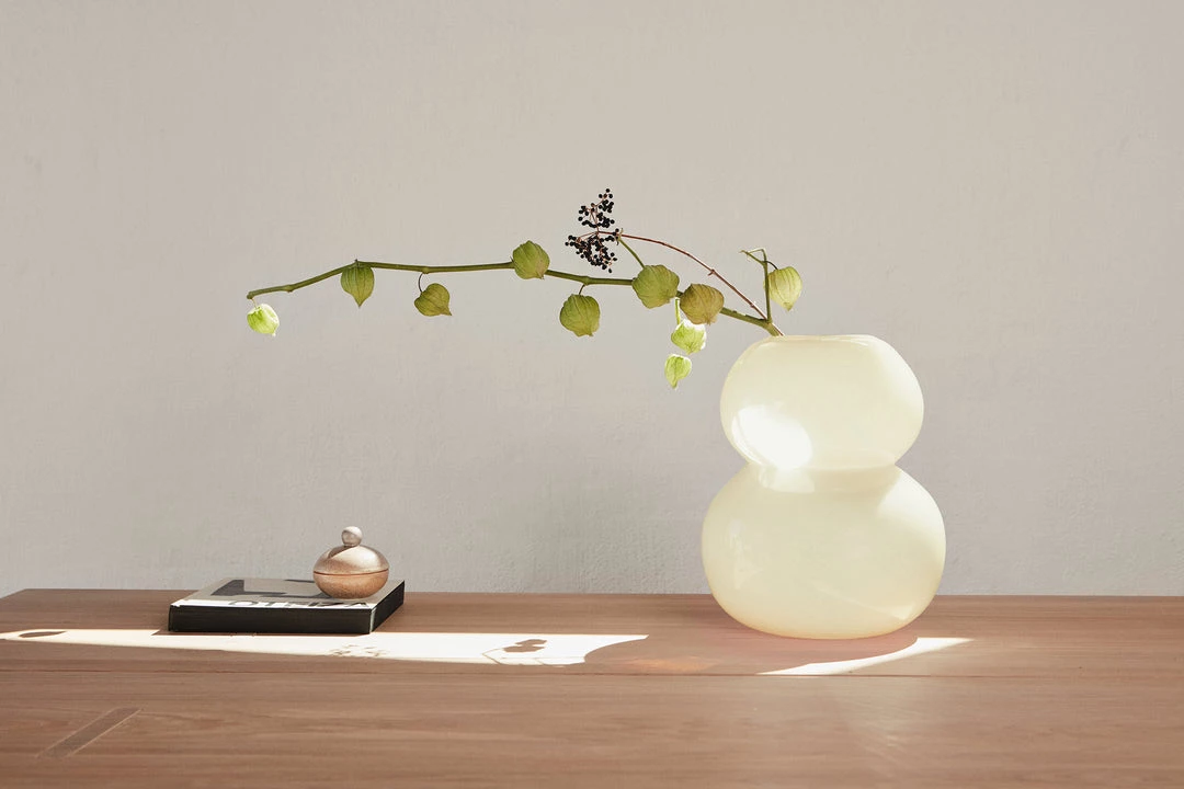 OYOY LIVING Lasi Vase - Large - Vanilla NOW IN STOCK 3 OYOY LIVING Lasi Vase - Large - Vanilla NOW IN STOCK