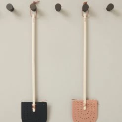 OYOY LIVING Rainbow Flyswatter - Black Accessories