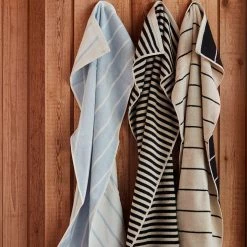 OYOY LIVING Raita Towel - 50x100 Cm NOW IN STOCK 9 OYOY LIVING Raita Towel - 50x100 Cm NOW IN STOCK