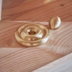 OYOY LIVING Savi Solid Brass Candleholder - Low - Brushed Brass