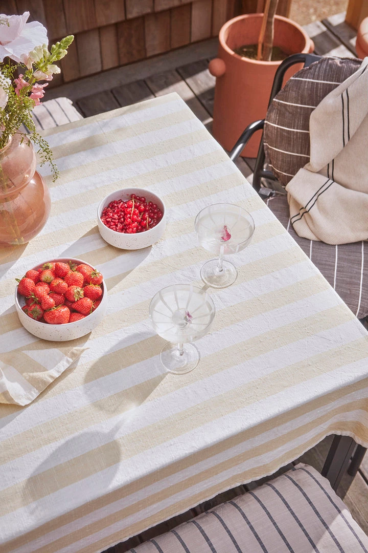 OYOY LIVING Striped Tablecloth - 260x140 Cm - Vanilla 3 OYOY LIVING Striped Tablecloth - 260x140 Cm - Vanilla