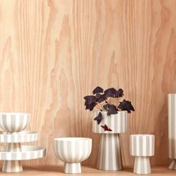 OYOY LIVING Toppu Vase - High LOOK FORWARD TO